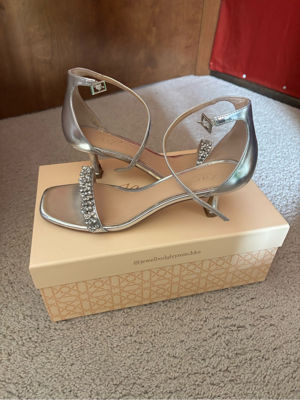 Jewel Badgley Mischka Angel Silver Jeweled Strappy Heels Sz 8